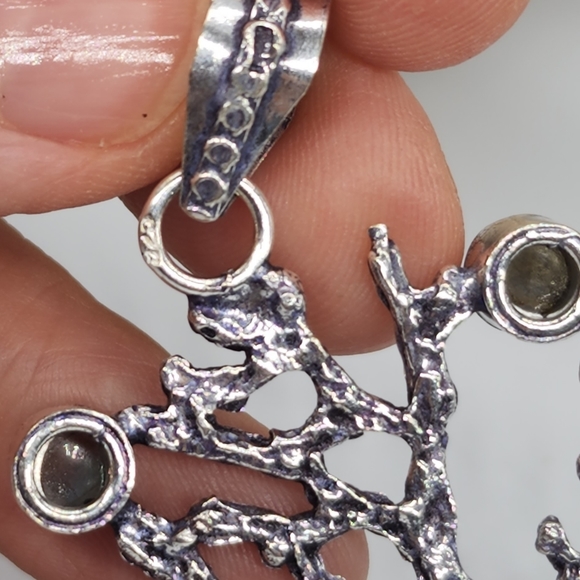 Natural Beautiful Labradorite Stone Silver Pendant - Picture 3 of 6